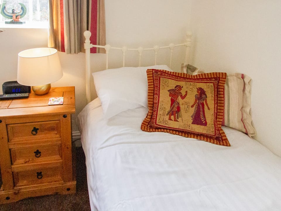 Cottage | 3 bedrooms, individually decorated, individually furnished, free WiFi