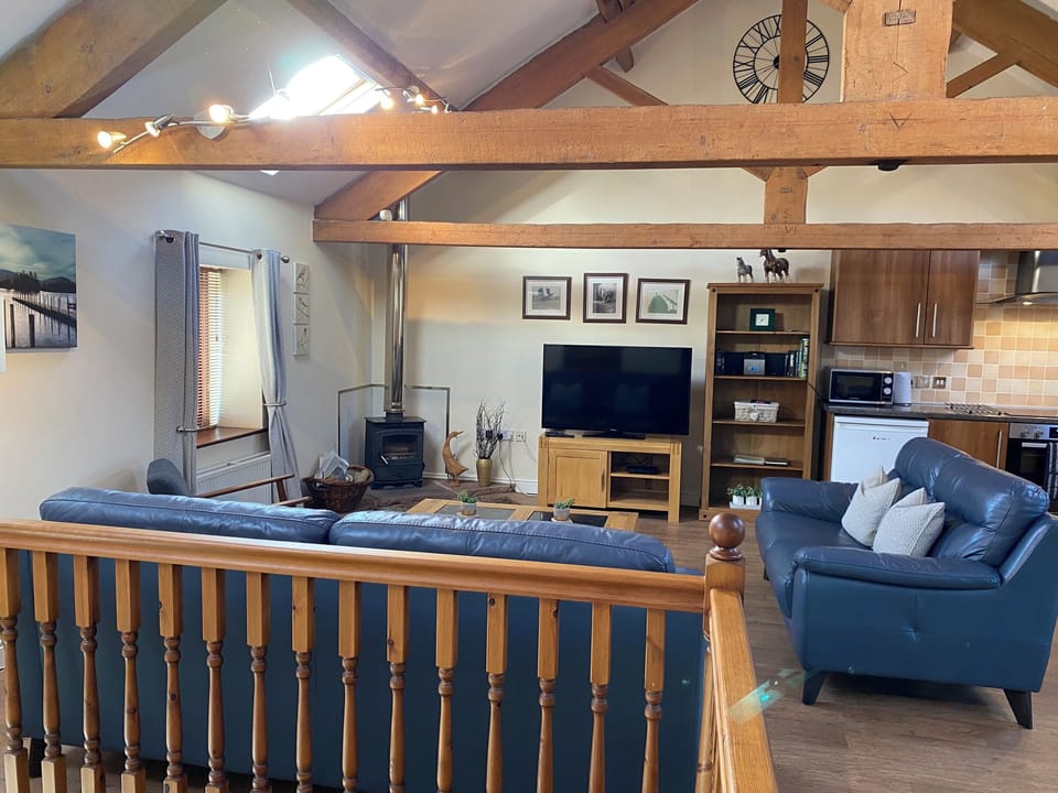 Cottage | Living area | Fireplace