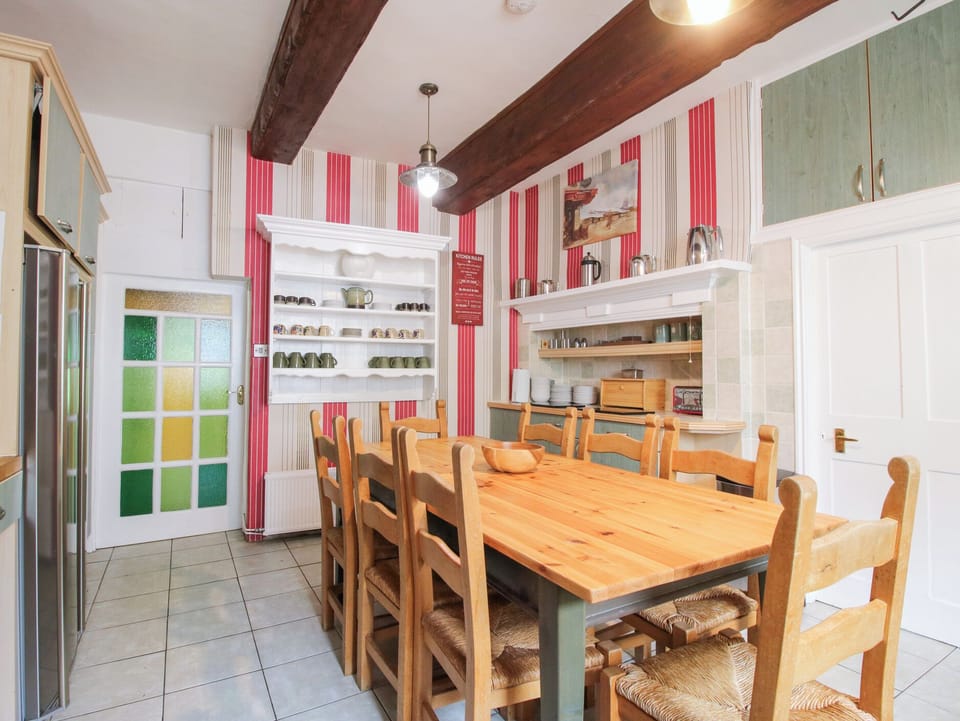 Cottage | Dining