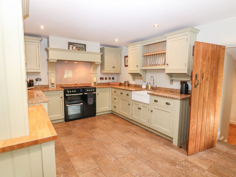 Cottage | Interior