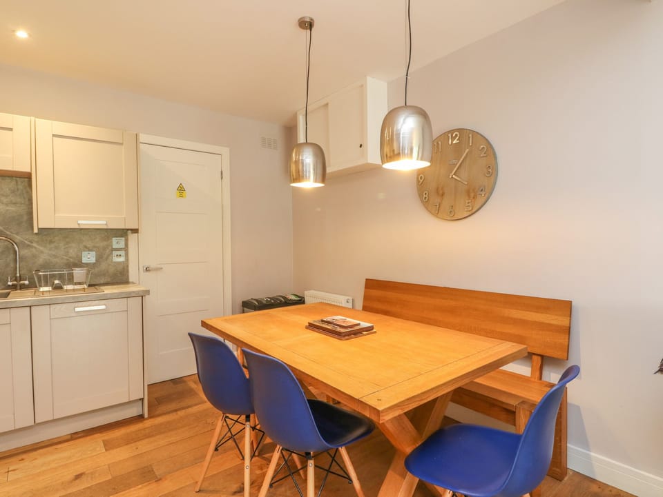 Cottage | Interior