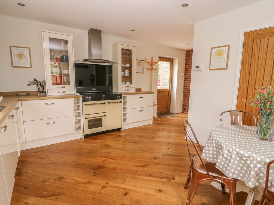 Cottage | Interior