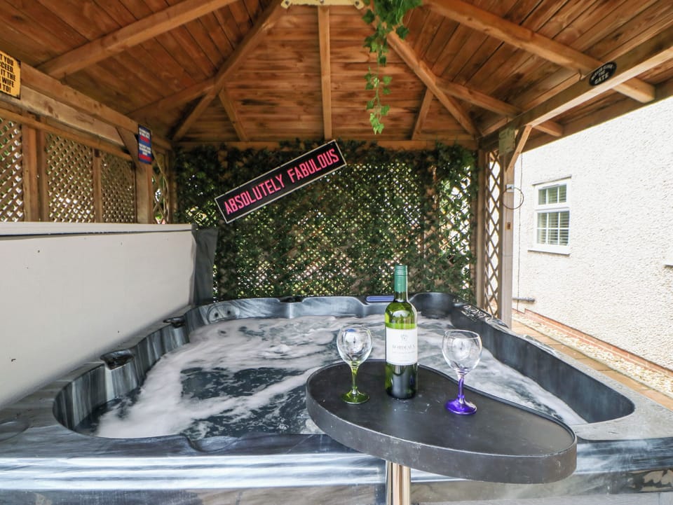 Cottage | Interior
