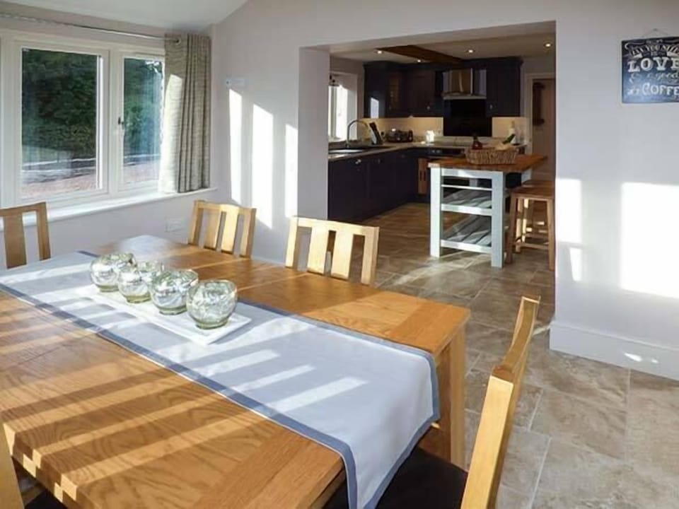 Cottage | Interior