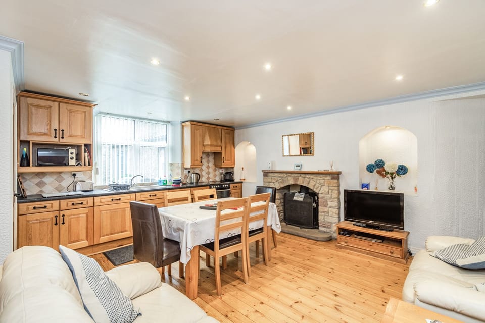 Cottage | Interior