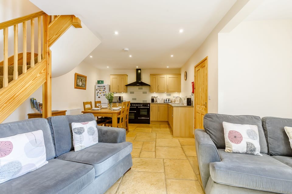 Cottage | Living area | TV, DVD player