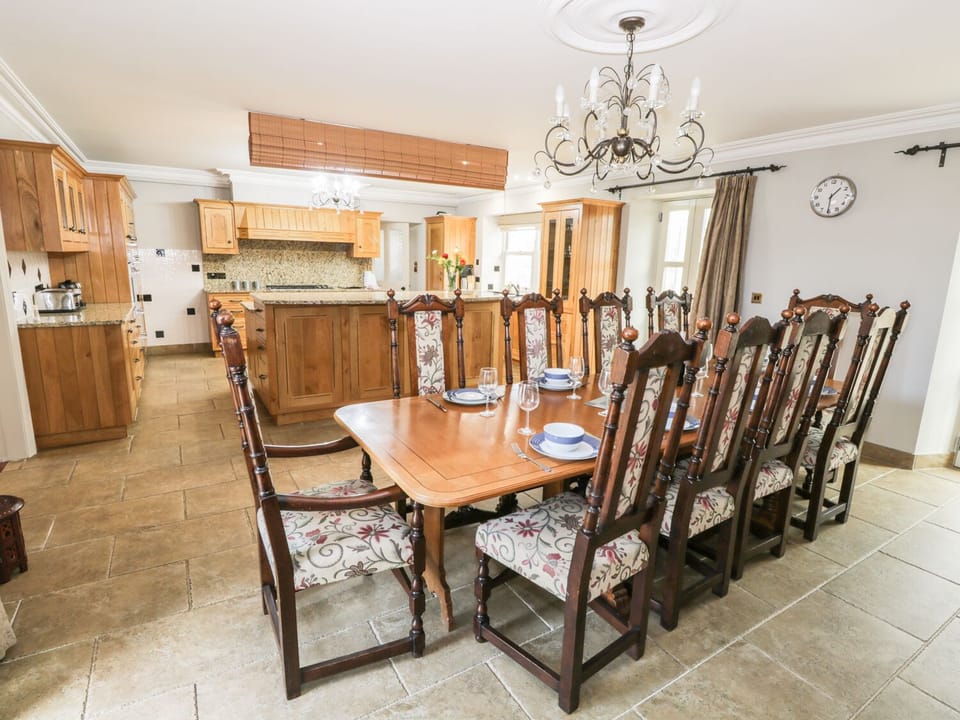 Cottage | Interior