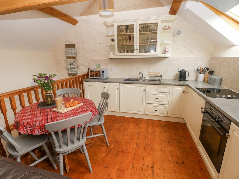 Cottage | Interior