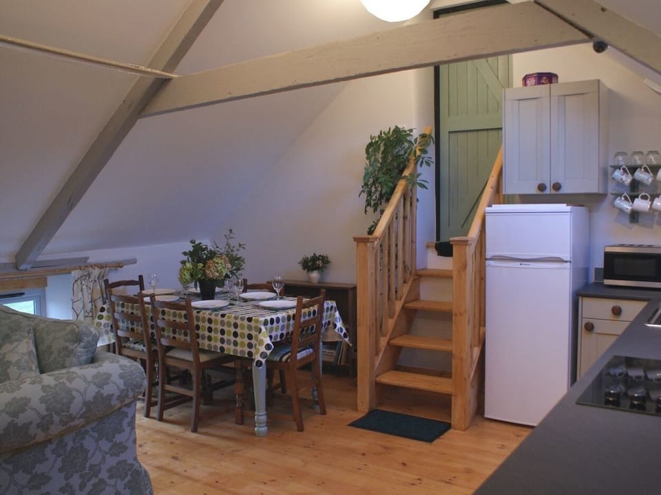 Cottage | Private kitchen | Fridge, dishwasher, cookware/dishes/utensils