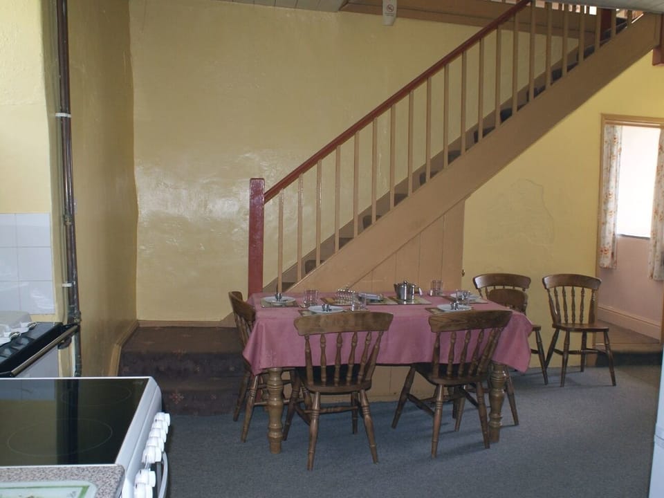 Cottage | Private kitchen | Microwave, stovetop, dishwasher, highchair