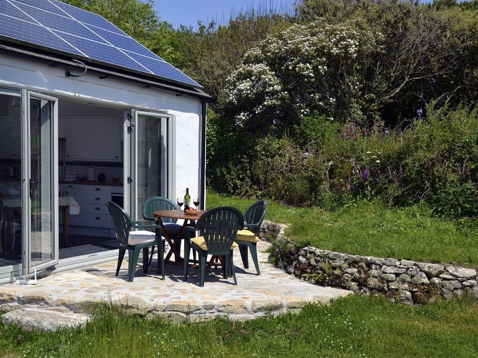 Cottage | Outdoor dining