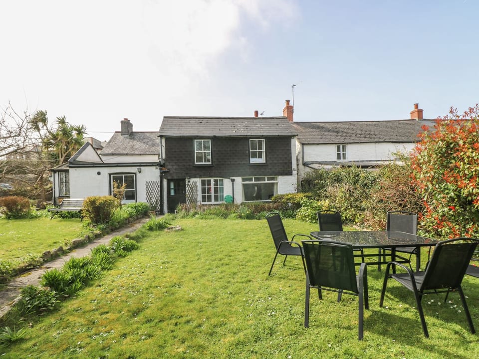 Cottage | Interior