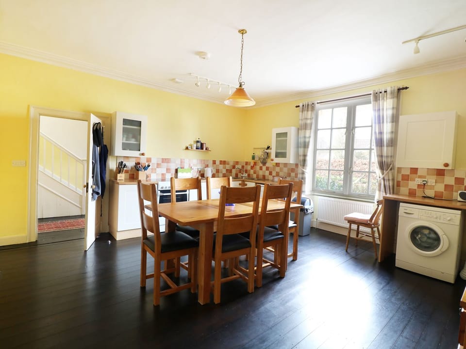 Cottage | Interior