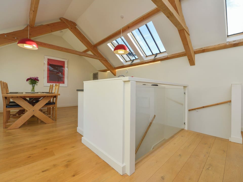Cottage | Dining
