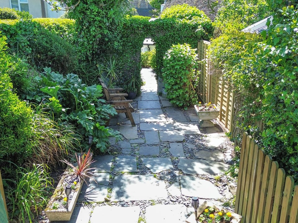 Cottage | Property grounds