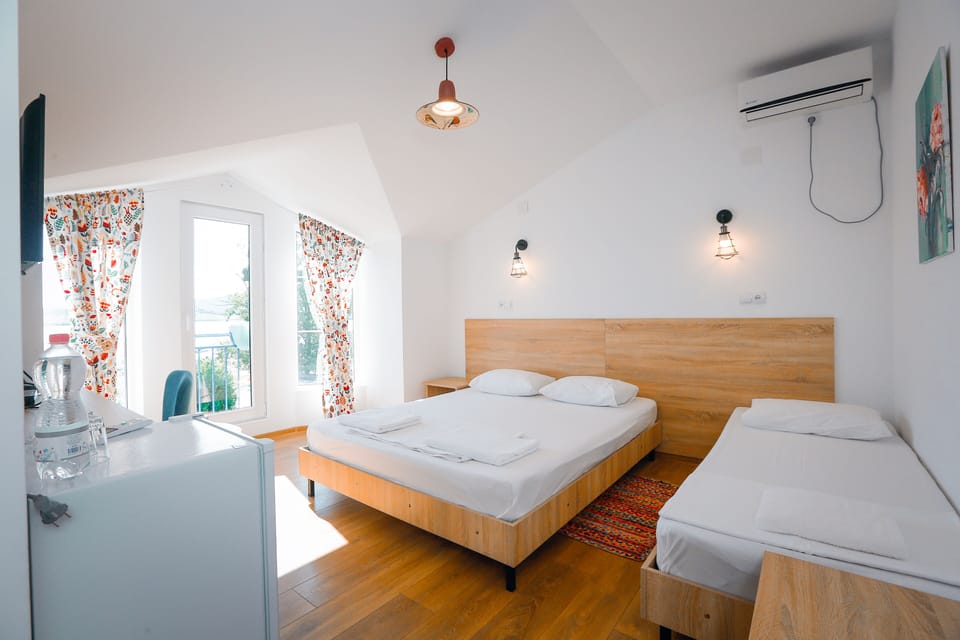 Free WiFi, bed sheets