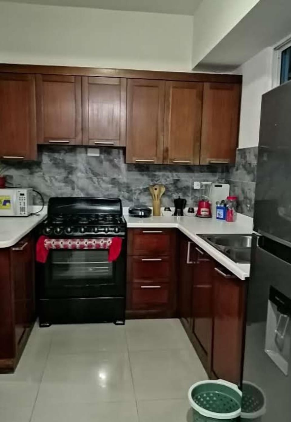Basic House, 1 Queen Bed | Private kitchen | Full-size fridge, microwave, oven, stovetop