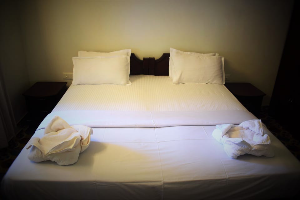 Free minibar items, in-room safe, individually furnished, desk