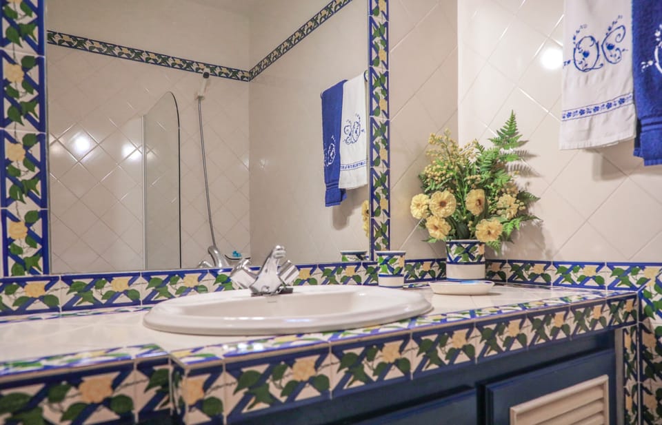 Apartment, 2 Bedrooms | Bathroom | Bathtub, free toiletries, hair dryer, bidet