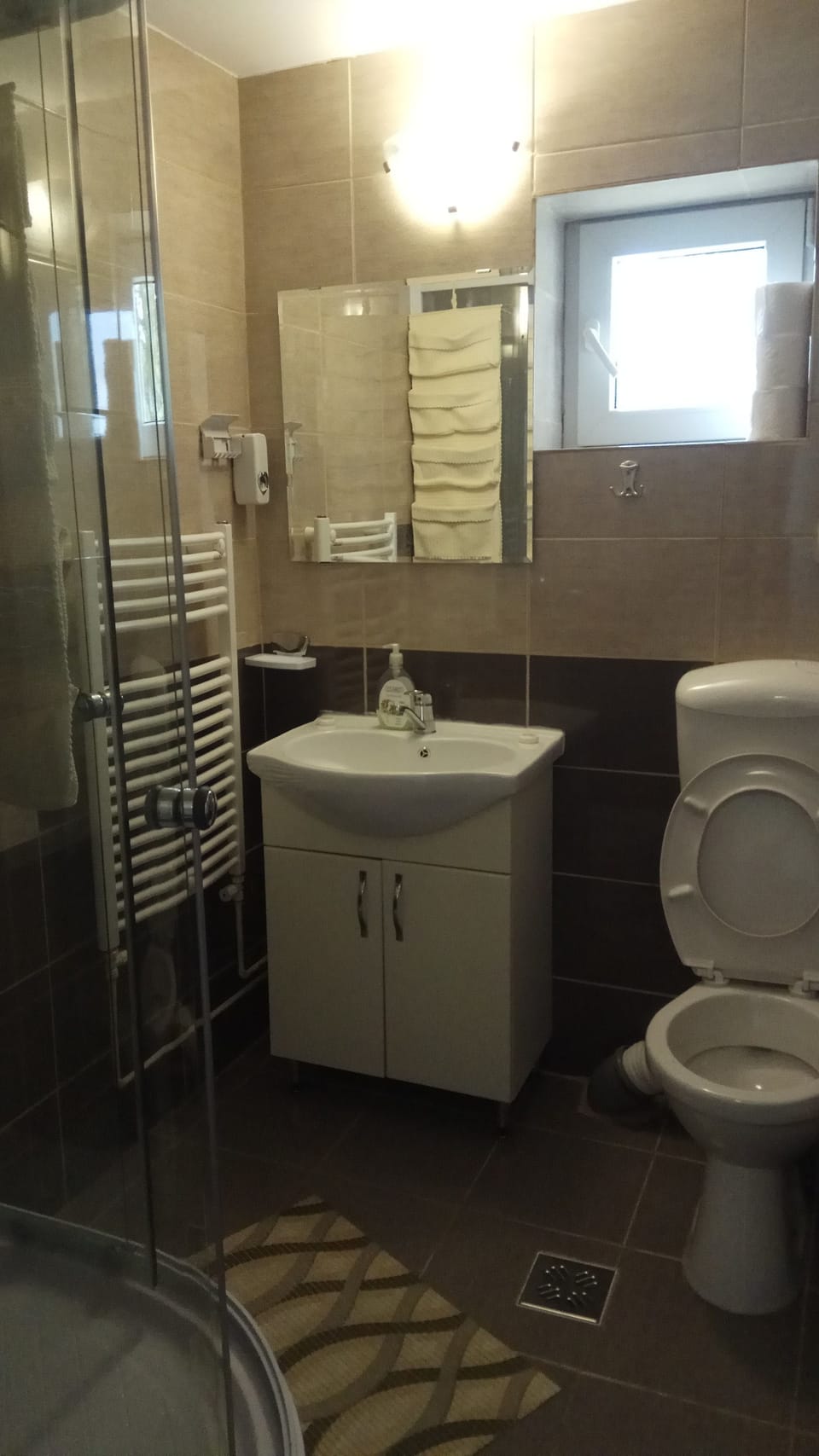 Apartment, 1 Bedroom | Bathroom shower