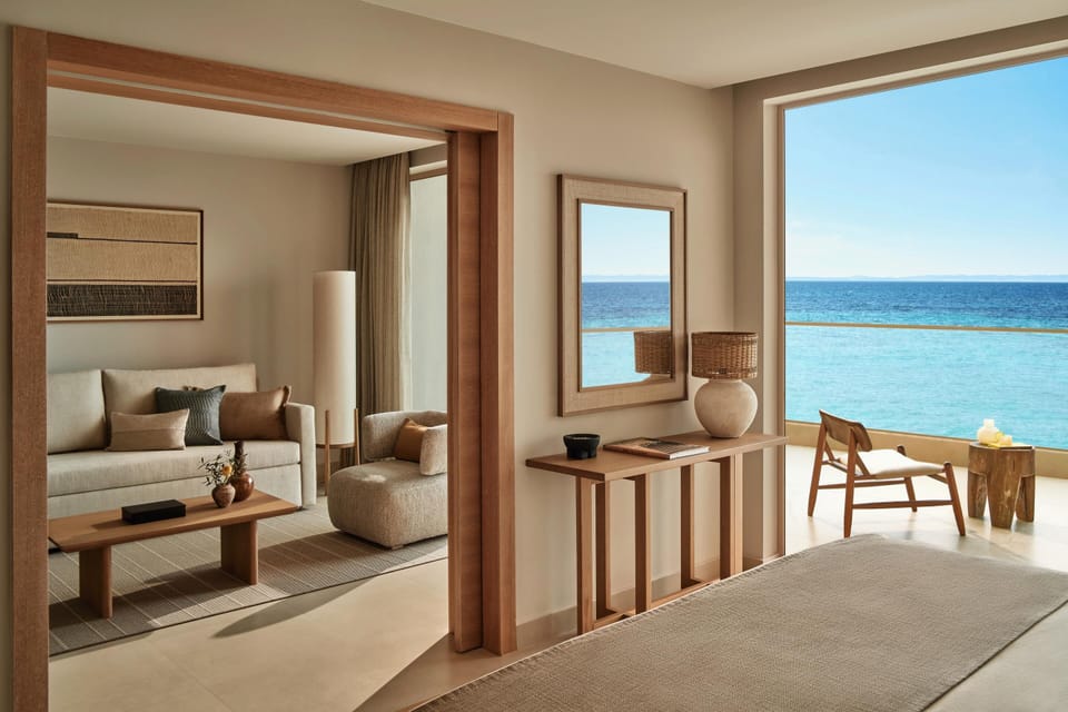 Free minibar, in-room safe, free WiFi