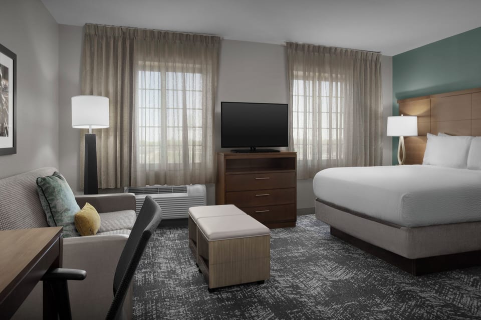 In-room safe, desk, laptop workspace, iron/ironing board