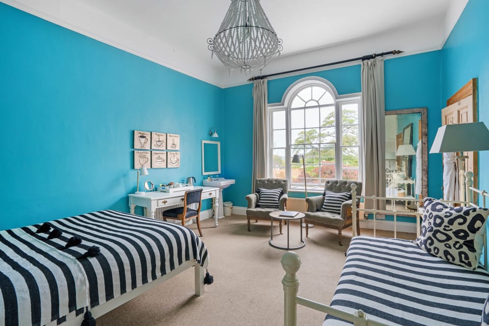 Large Double or Twin Room | Room amenity