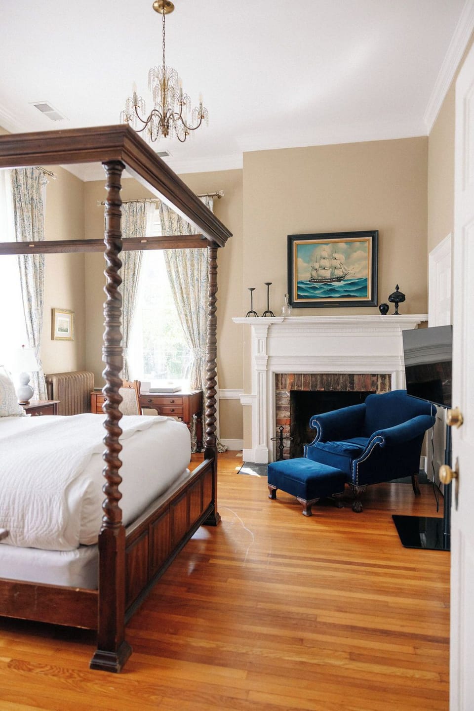 Fredericksburg Grand | Premium bedding, pillowtop beds, individually decorated