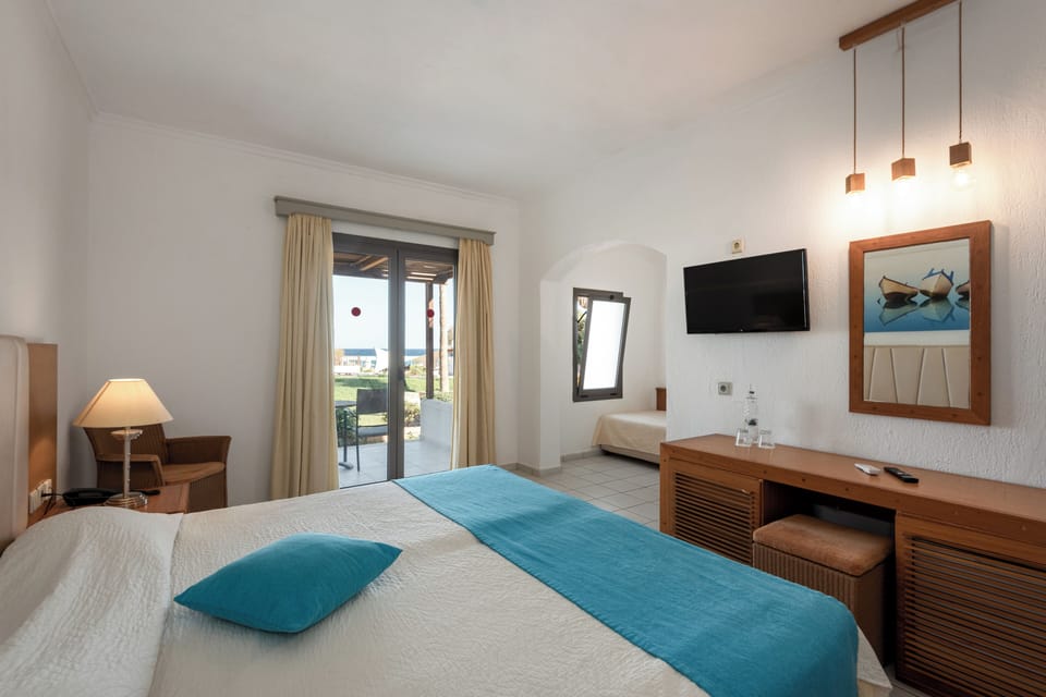 Superior Bungalow | In-room safe, blackout drapes, free WiFi, bed sheets