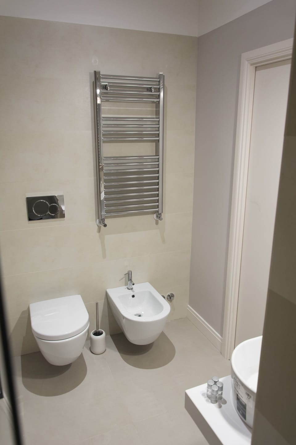 Deluxe Double Room | Bathroom | Shower, rainfall showerhead, free toiletries, hair dryer