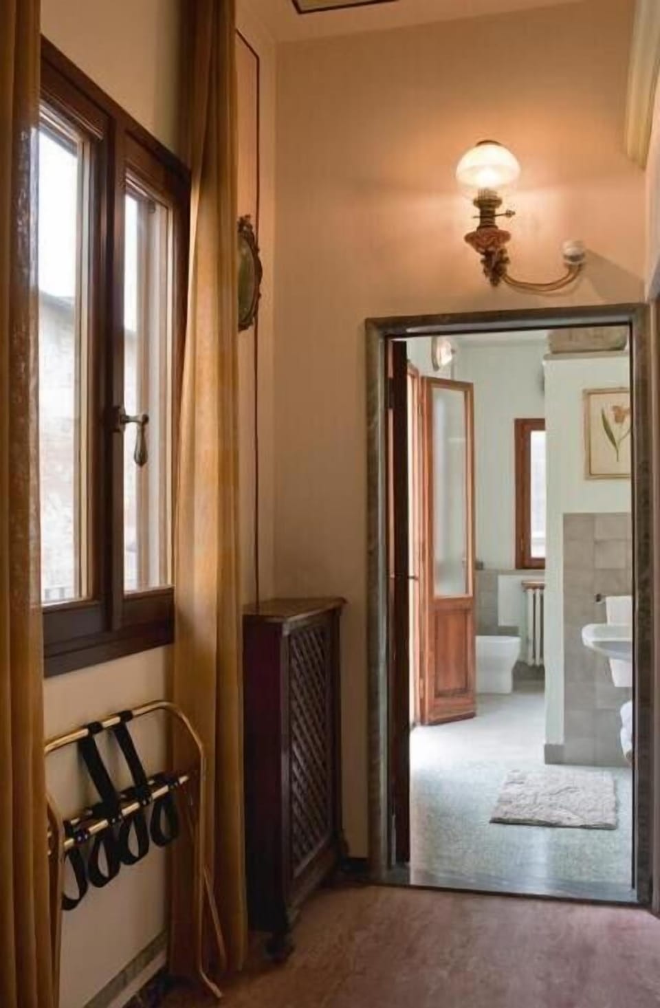 1 bedroom, premium bedding, minibar, desk