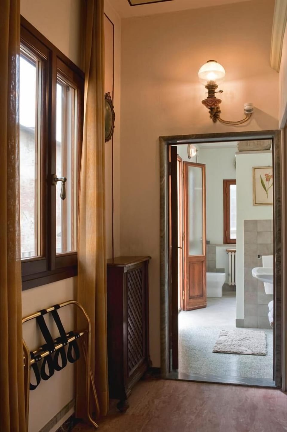 Family Triple Room, Balcony | Bathroom | Shower, free toiletries, hair dryer, bidet