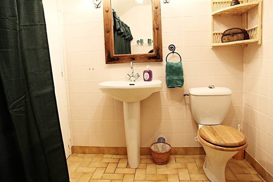 Family Apartment, 4 Bedrooms, Park View, Ground Floor | Bathroom shower