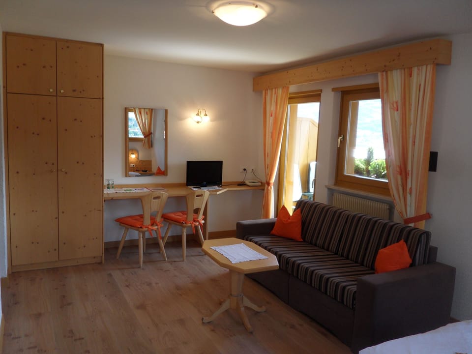 Superior Double Room | Premium bedding, in-room safe, desk, WiFi (free)