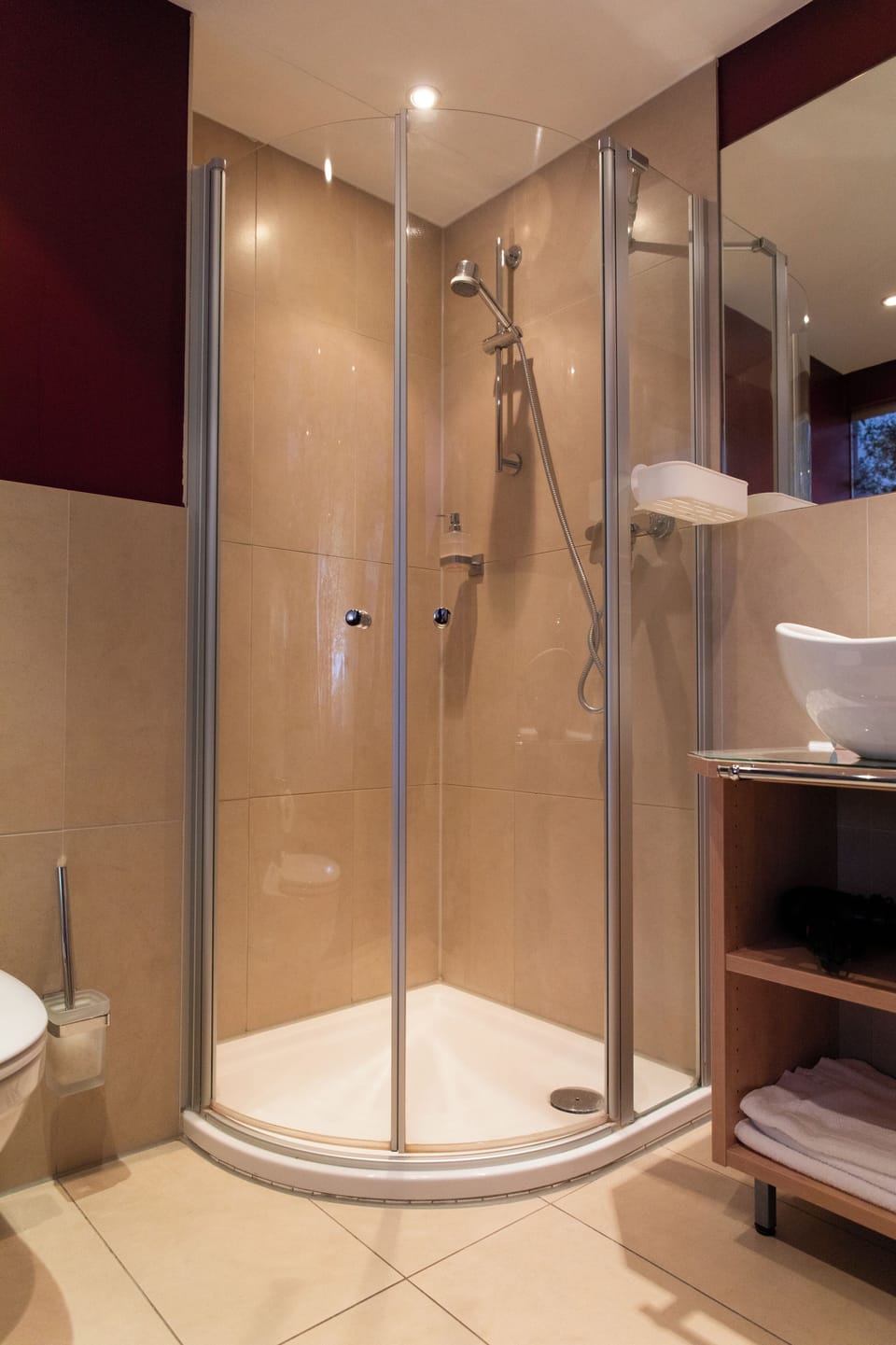 Double Room (Bachzimmer) | Bathroom | Shower, hair dryer, towels