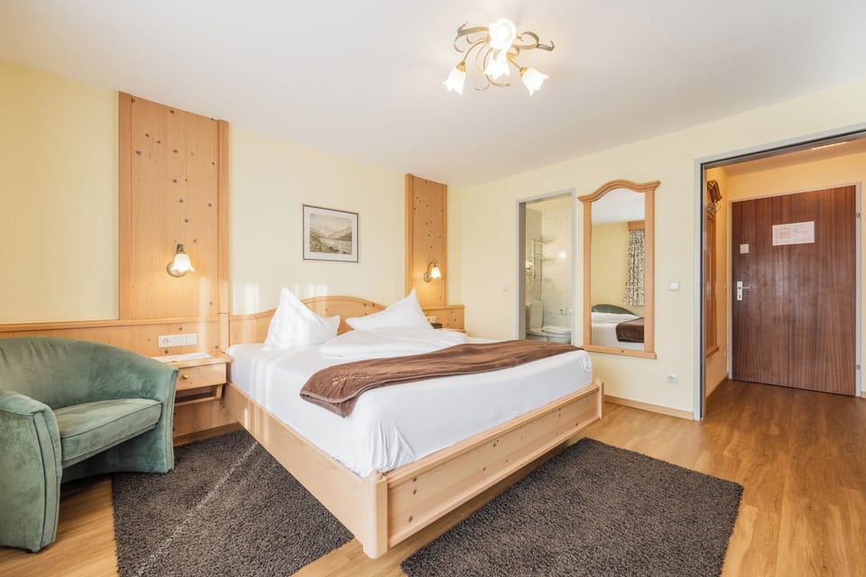Standard Double Room | In-room safe, individually decorated, individually furnished, desk