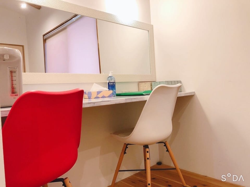 Twin Room | In-room safe, WiFi (free), bed sheets