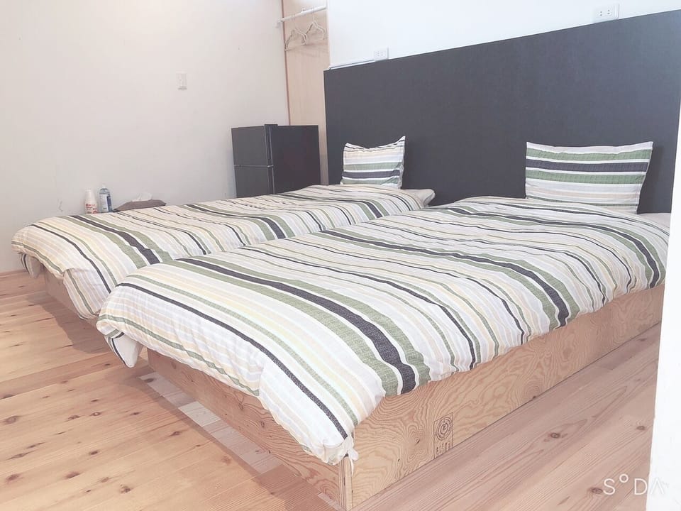 Standard Twin Room | In-room safe, WiFi (free), bed sheets