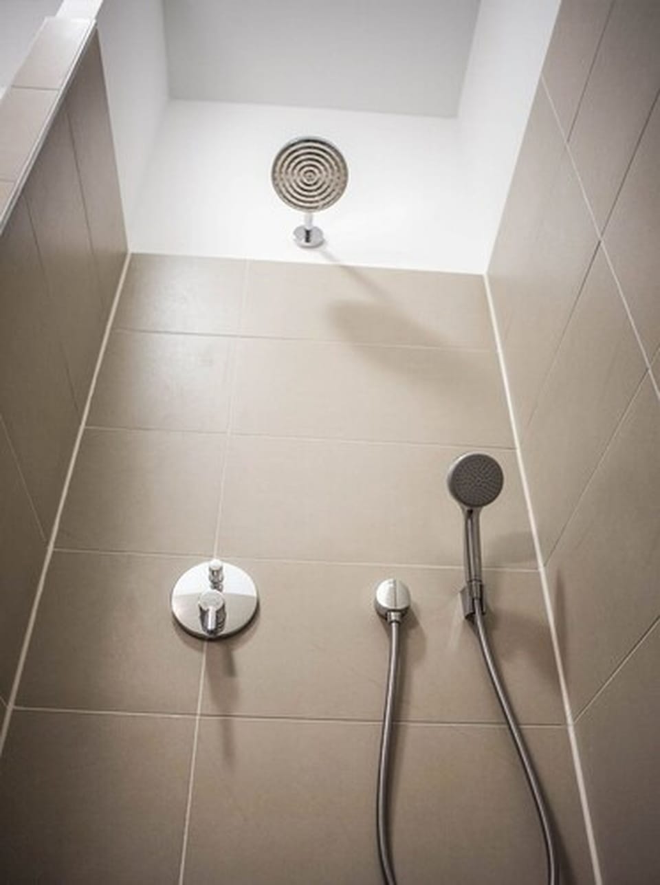 Hair dryer, towels