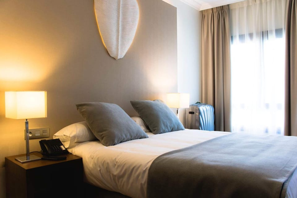 In-room safe, free WiFi, bed sheets