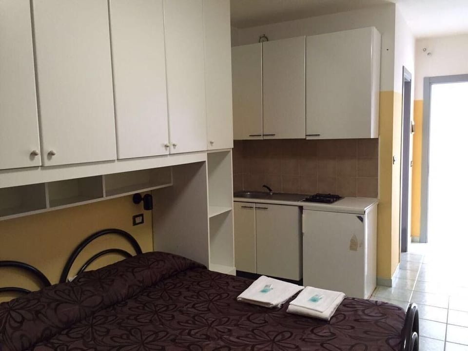 Studio (Apartment for 3 people) | Bathroom sink