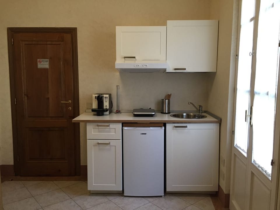 Apartment with Kitchen | Private kitchenette | Fridge, espresso maker, coffee/tea maker, electric kettle