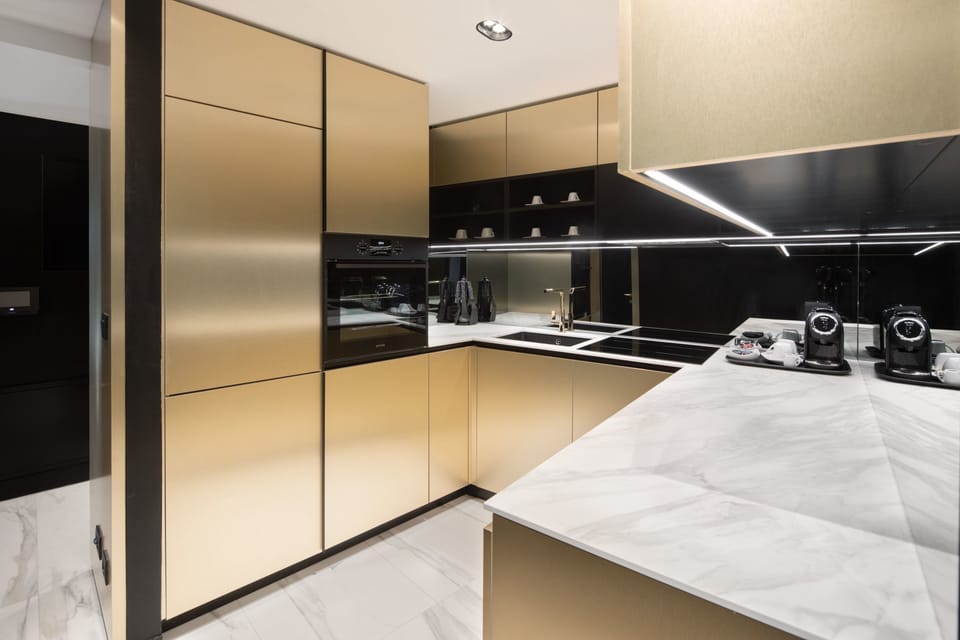 Family Suite, 2 Bedrooms, Sea View | Private kitchen | Fridge, microwave, oven, stovetop