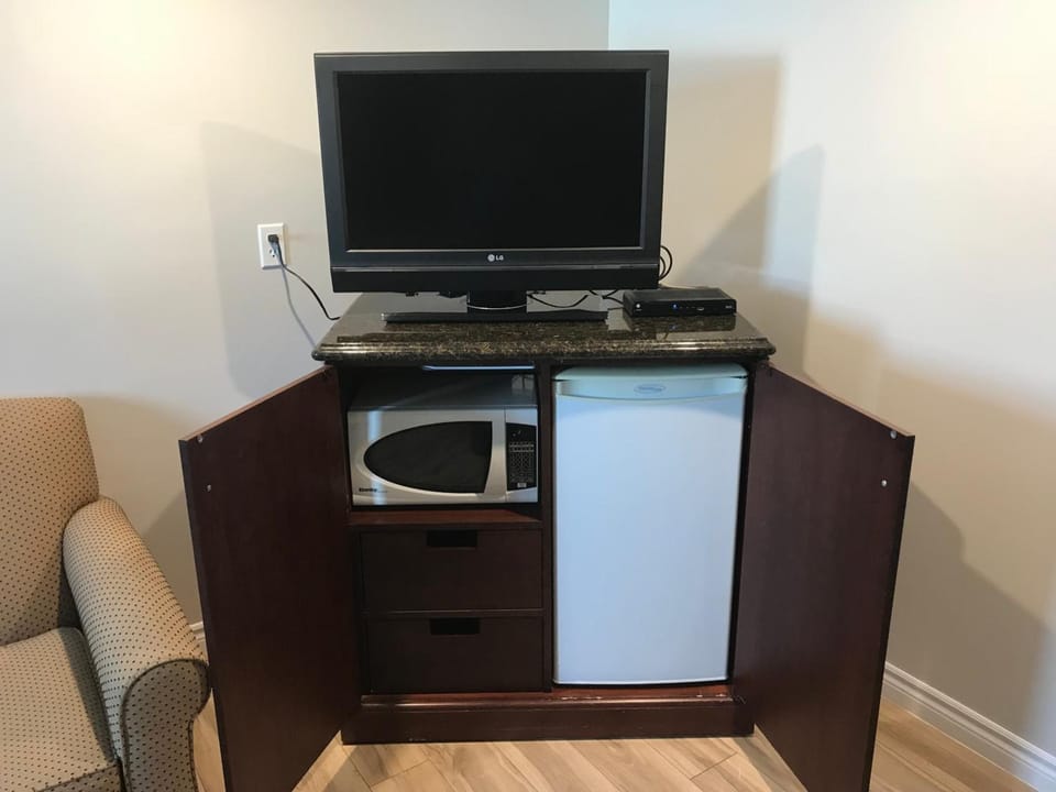 Individually decorated, individually furnished, desk, free WiFi