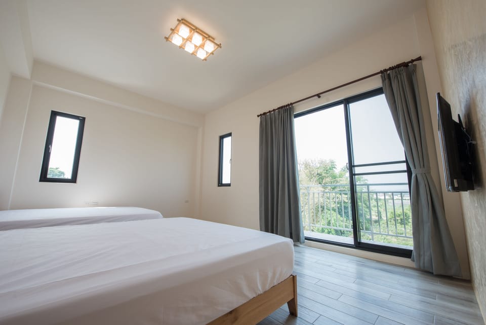 Standard Quadruple Room | Premium bedding, desk, blackout drapes, WiFi