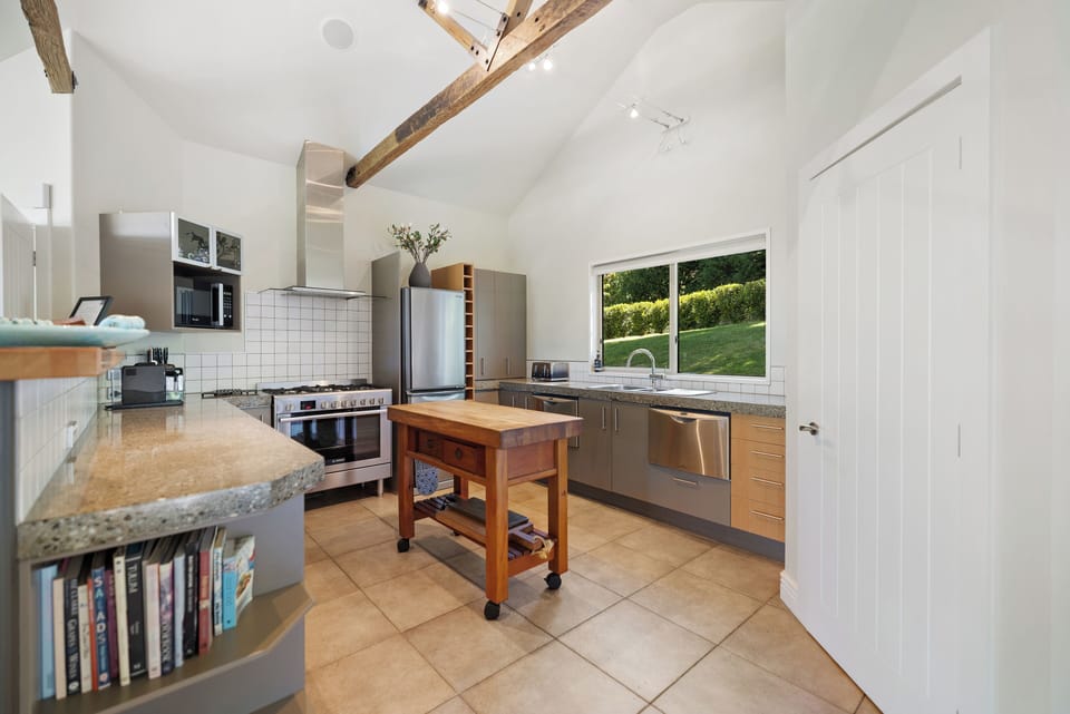 Luxury Villa, 4 Bedrooms, Mountain View | Private kitchen | Full-size fridge, microwave, oven, stovetop