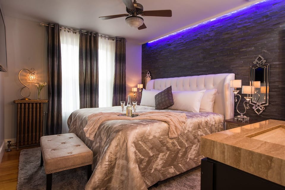 Signature Suite, 1 King Bed, Non Smoking | 1 bedroom, Egyptian cotton sheets, premium bedding, down comforters