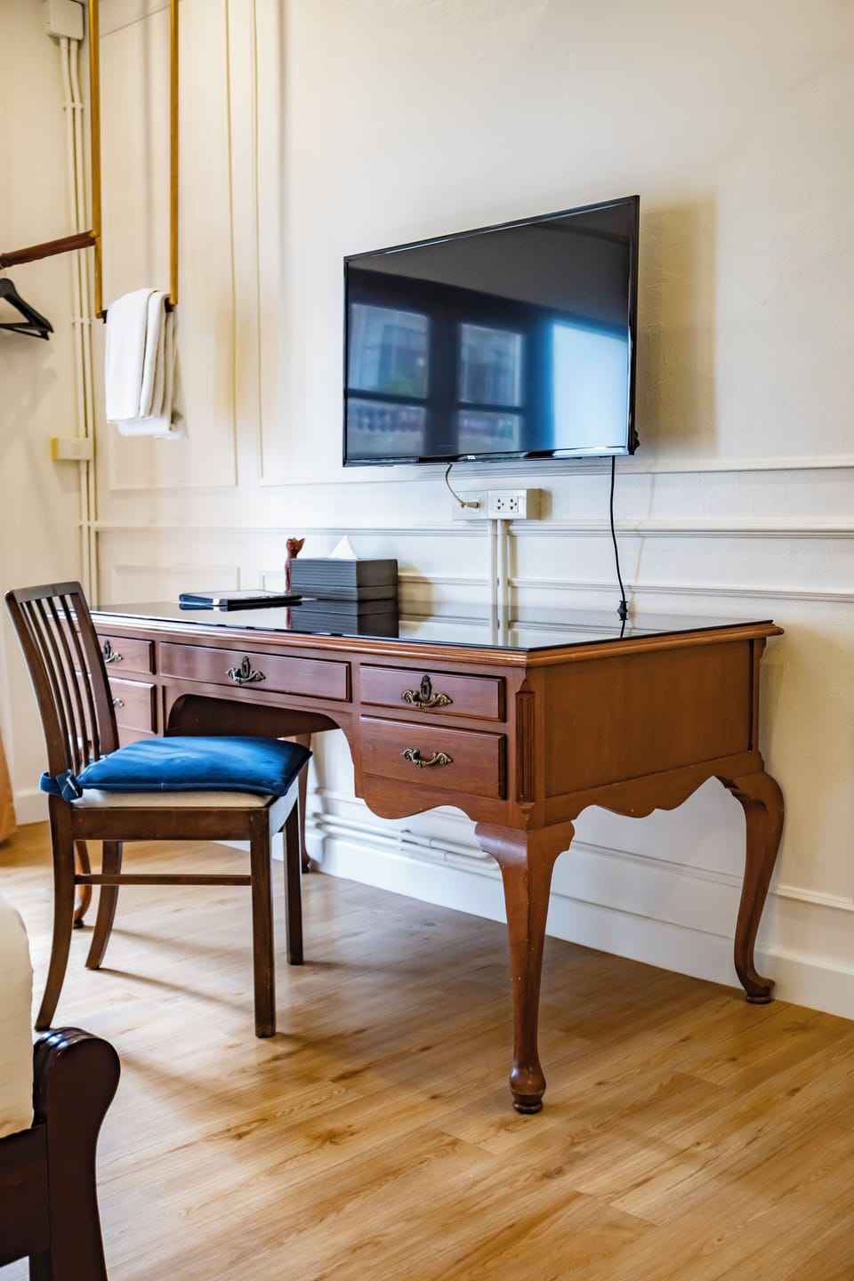 Orange Blossom | In-room safe, desk, blackout drapes, iron/ironing board (on request)