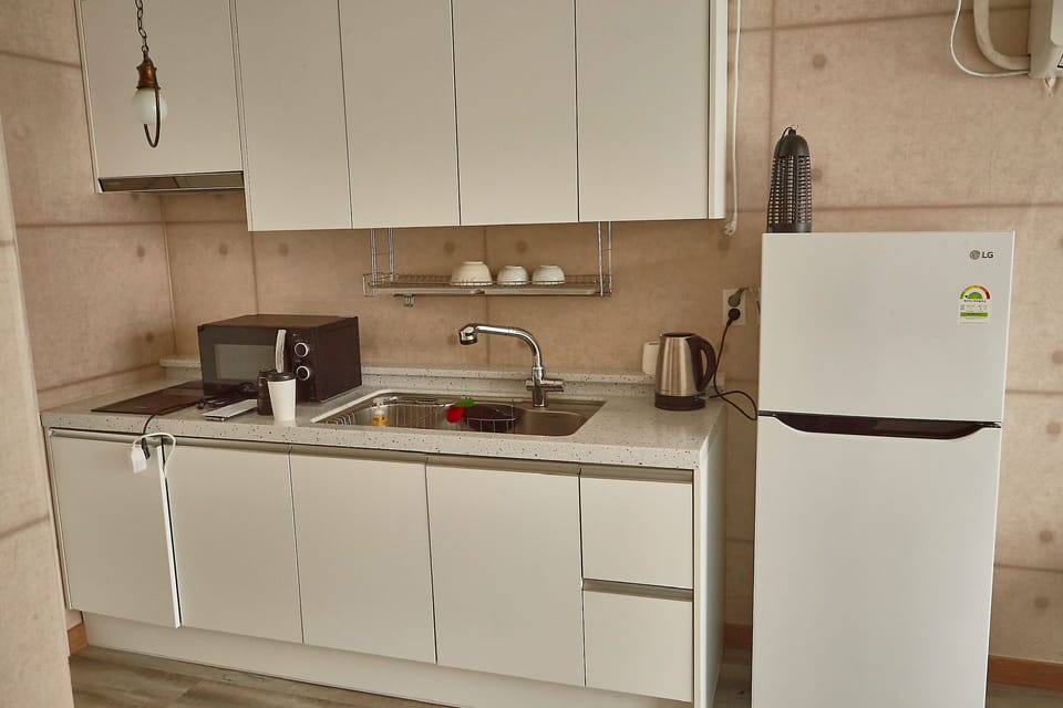 Apartment, 3 Bedrooms | Private kitchen | Fridge