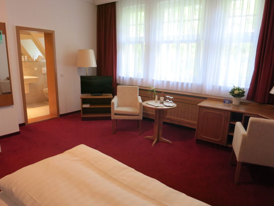 Single Room | Desk, rollaway beds, free WiFi, bed sheets
